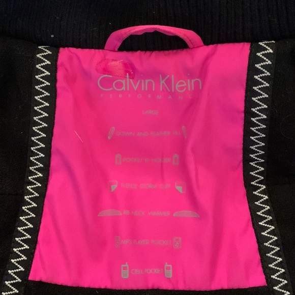 Calvin Klein winter puffer. Slim & stylish! Super warm. Statement piece. - Picture 3 of 6